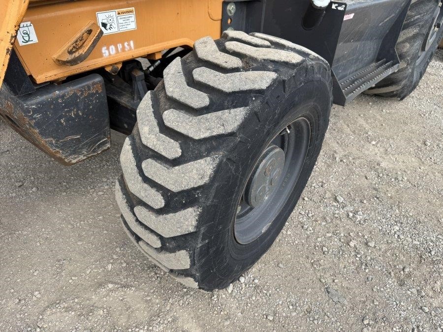 2020 Case 570N EP Skip Loader - Image 12