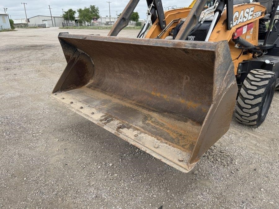 2020 Case 570N EP Skip Loader - Image 14