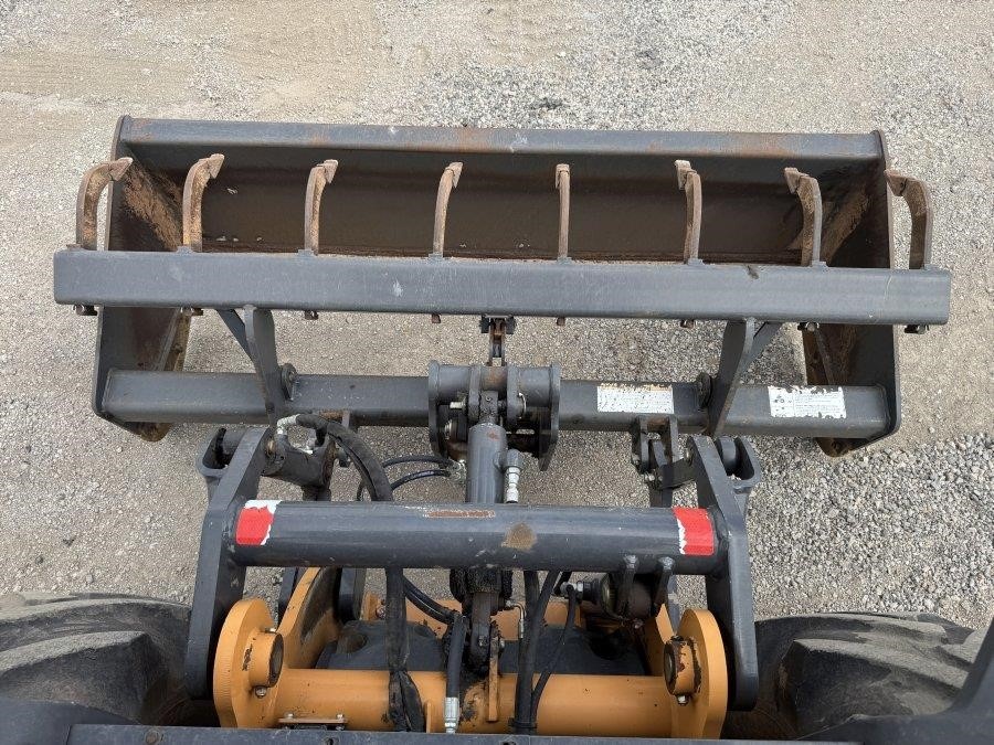 2020 Case 570N EP Skip Loader - Image 19