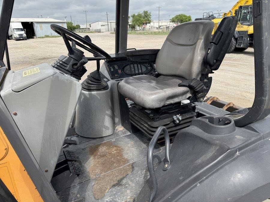 2020 Case 570N EP Skip Loader - Image 23