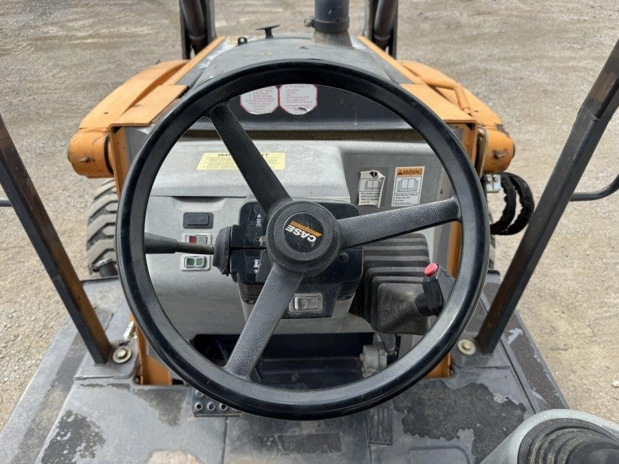 2020 Case 570N EP Skip Loader - Image 25