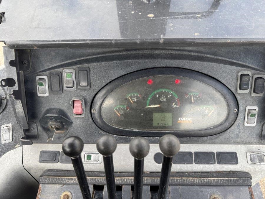 2020 Case 570N EP Skip Loader - Image 27