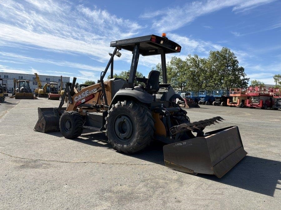 2020 Case 570N EP Skip Loader - Image 3