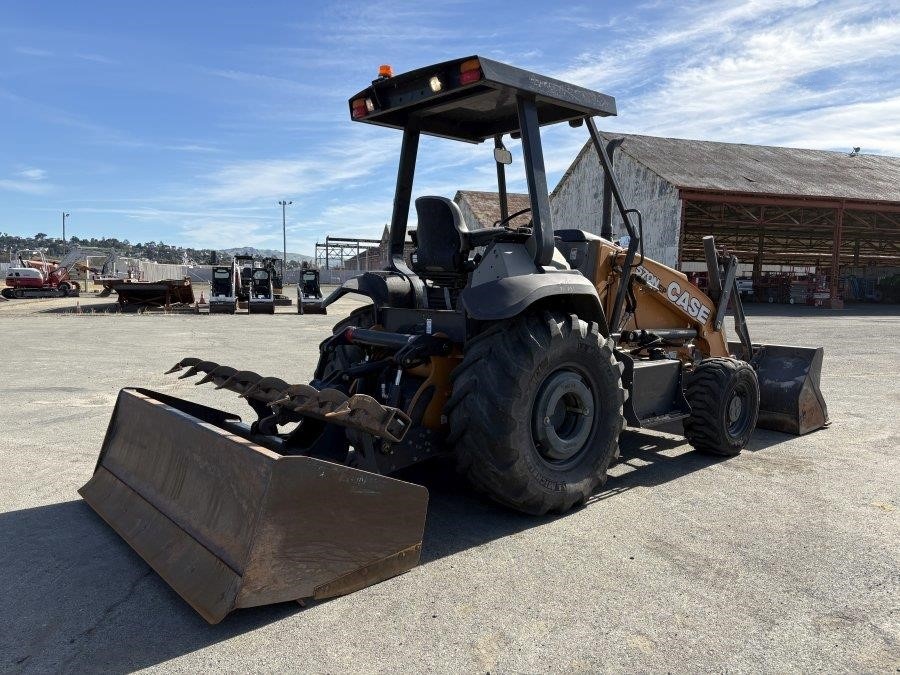 2020 Case 570N EP Skip Loader - Image 5
