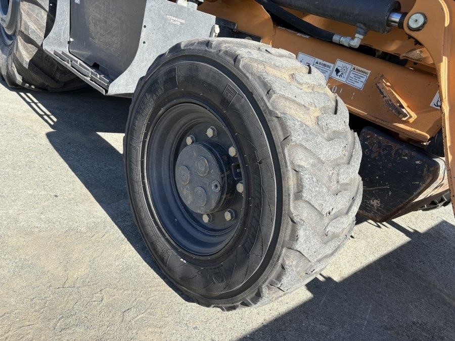 2020 Case 570N EP Skip Loader - Image 9
