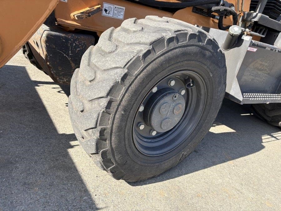 2020 Case 570N EP Skip Loader - Image 10