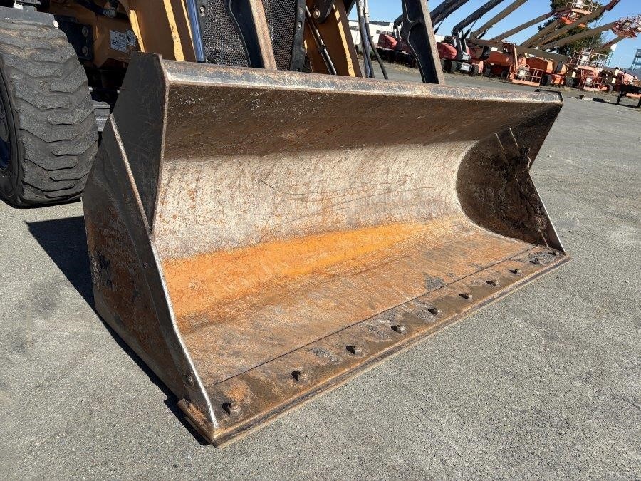 2020 Case 570N EP Skip Loader - Image 18