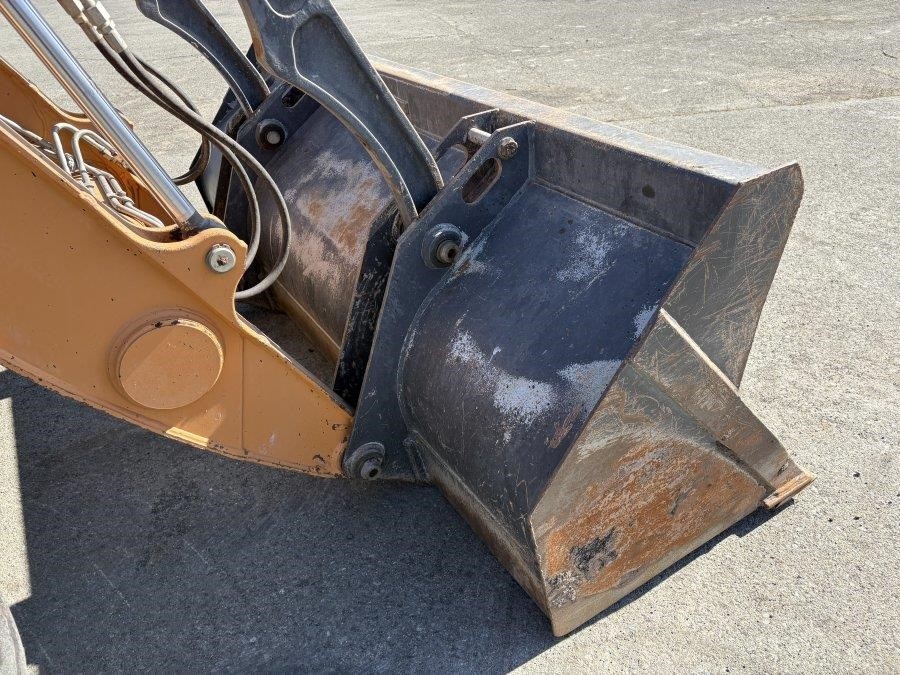 2020 Case 570N EP Skip Loader - Image 19