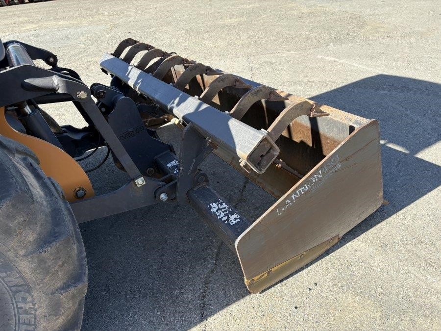 2020 Case 570N EP Skip Loader - Image 26