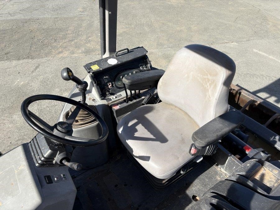 2020 Case 570N EP Skip Loader - Image 28