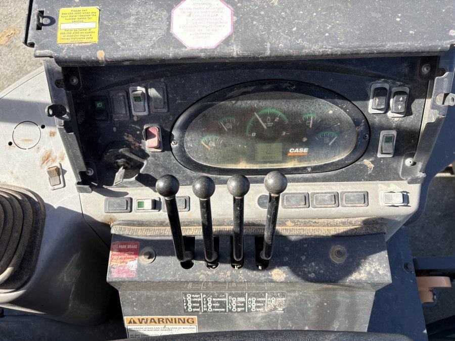 2020 Case 570N EP Skip Loader - Image 30