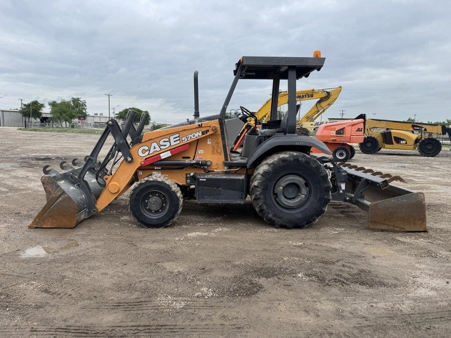 2020 Case 570N EP Skip Loader - Image 2