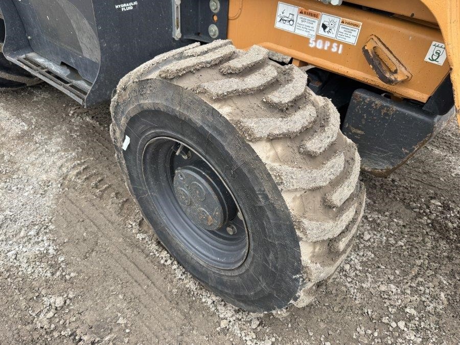 2020 Case 570N EP Skip Loader - Image 9