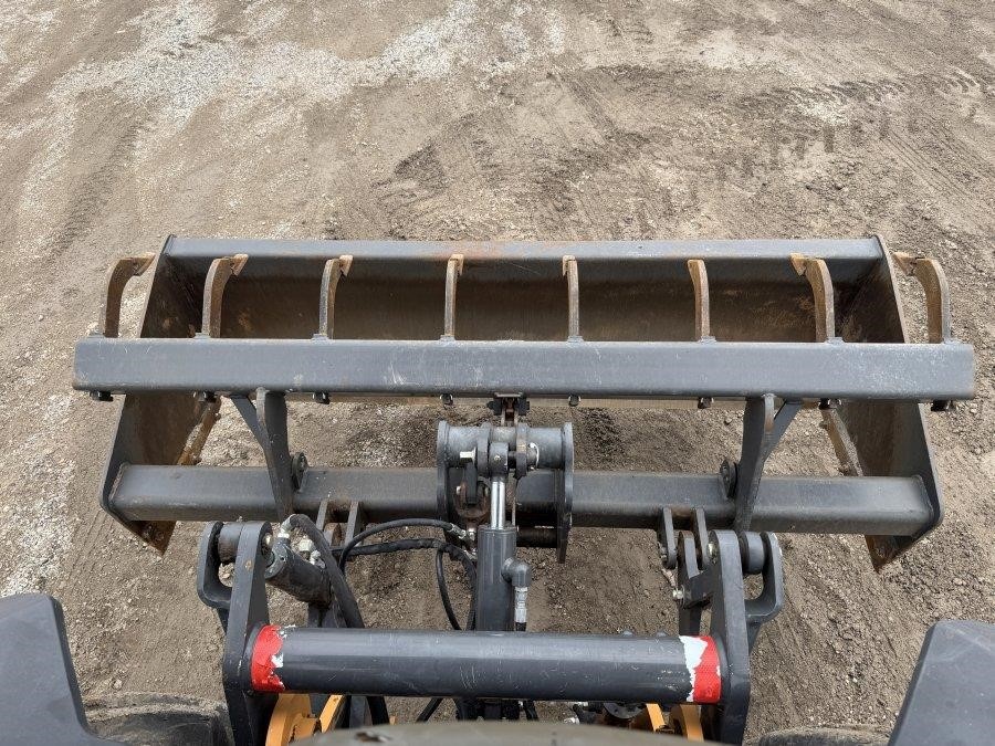 2020 Case 570N EP Skip Loader - Image 19