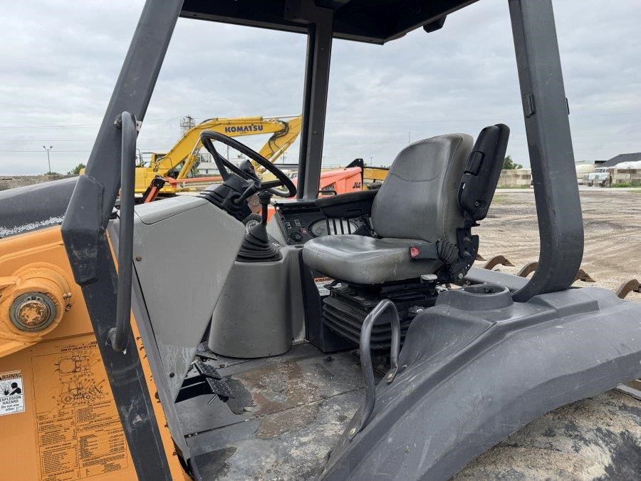 2020 Case 570N EP Skip Loader - Image 24