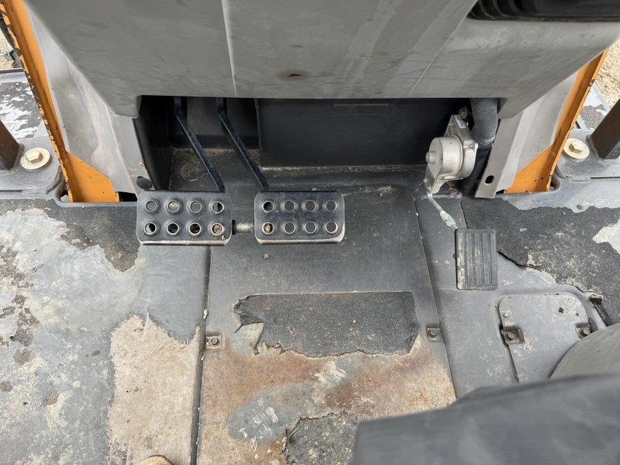 2020 Case 570N EP Skip Loader - Image 25