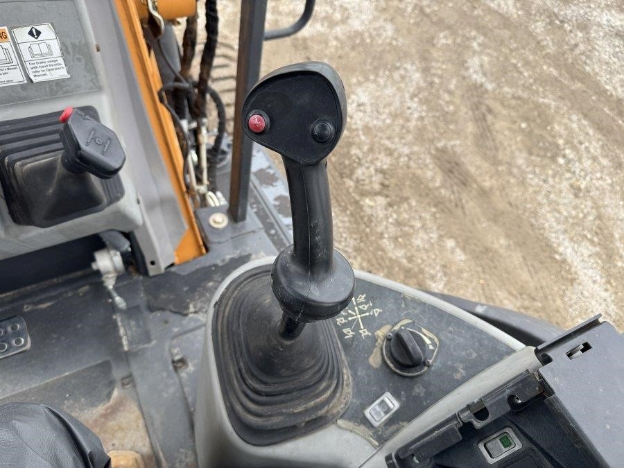 2020 Case 570N EP Skip Loader - Image 30
