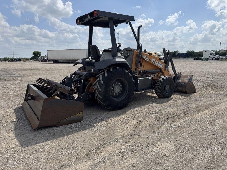 2019 Case 570N EP Skip Loader - Image 5