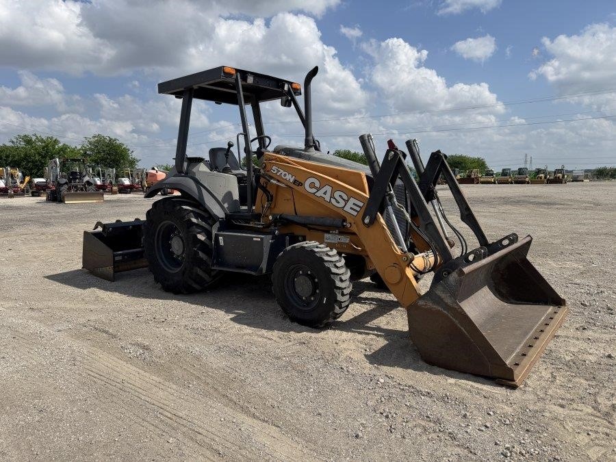 2019 Case 570N EP Skip Loader - Image 7