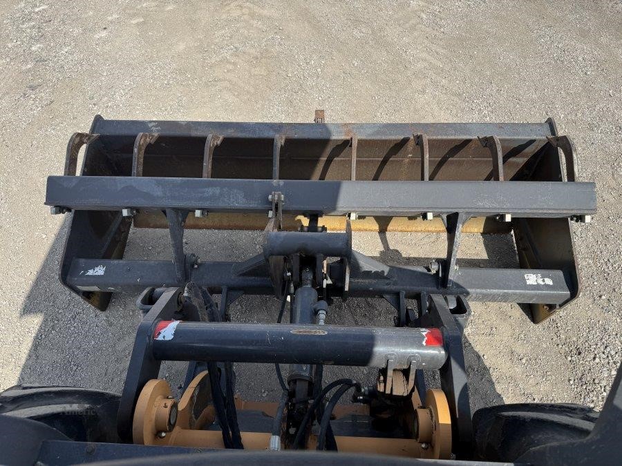 2019 Case 570N EP Skip Loader - Image 19