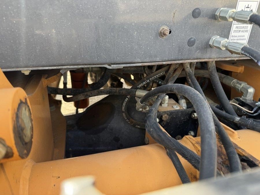2019 Case 570N EP Skip Loader - Image 23