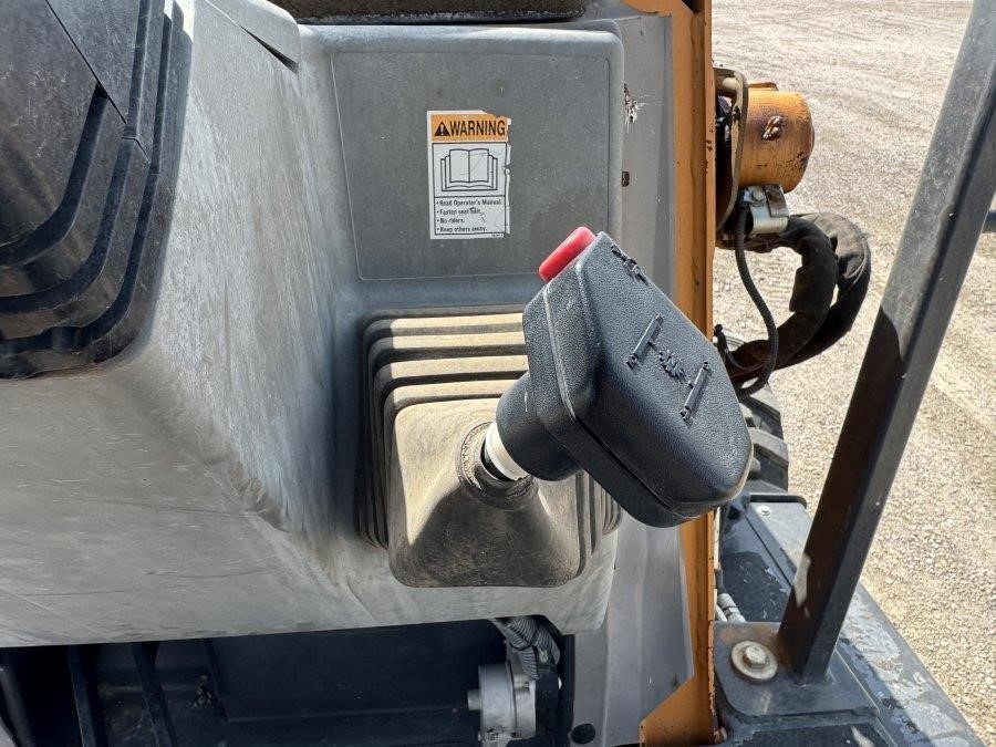 2019 Case 570N EP Skip Loader - Image 31