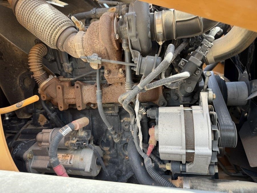 2019 Case 570N EP Skip Loader - Image 34