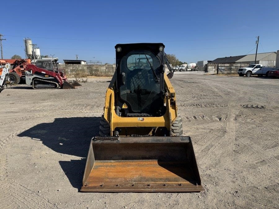 2024 Caterpillar 226D3 Compact Wheel Loader - Image 8