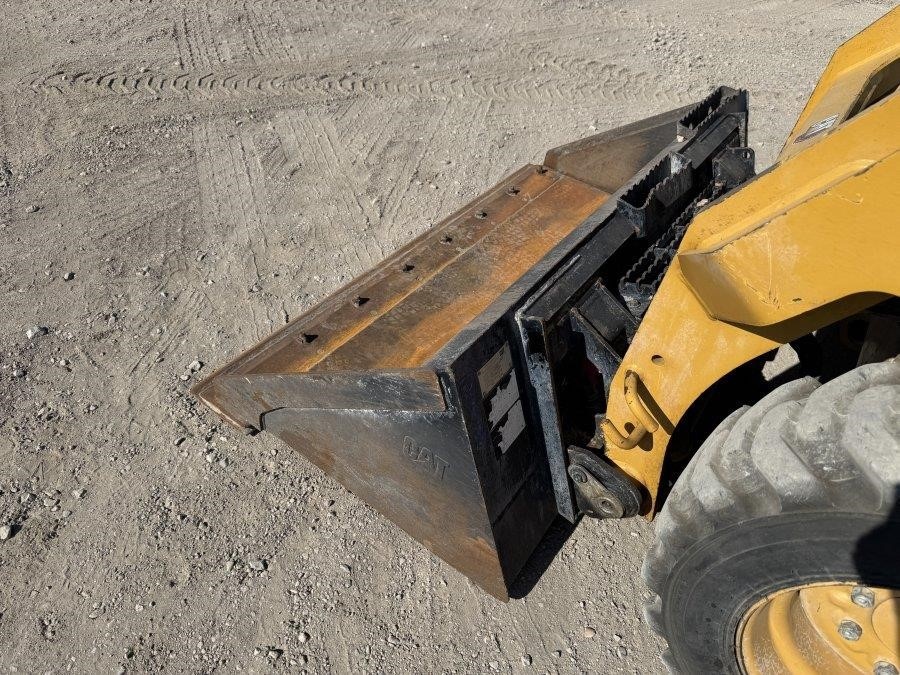 2024 Caterpillar 226D3 Compact Wheel Loader - Image 9