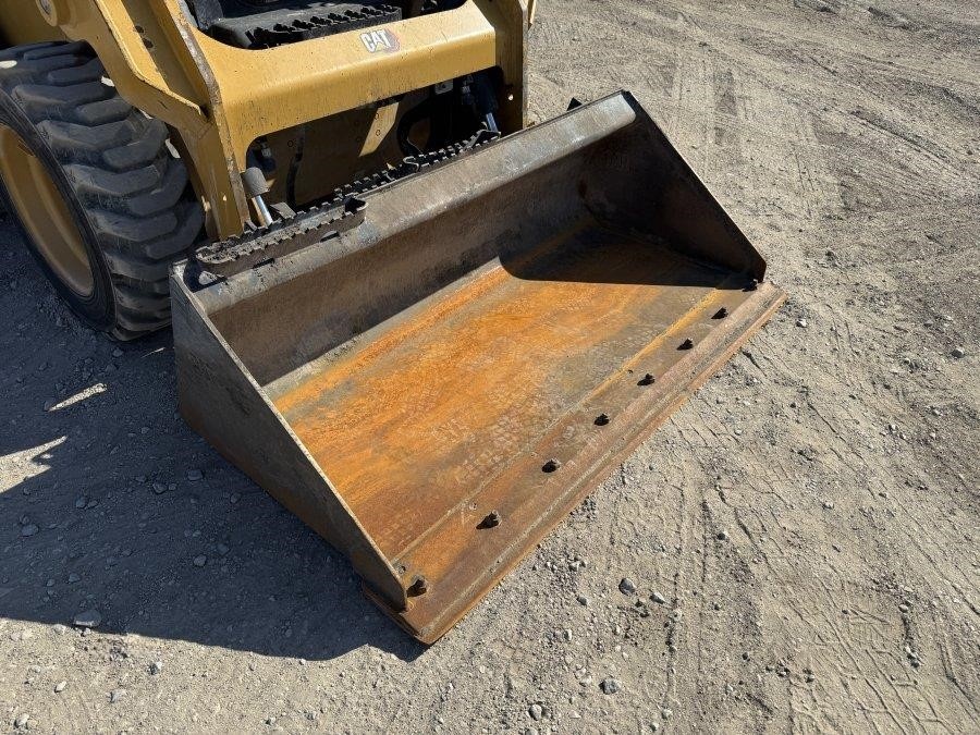 2024 Caterpillar 226D3 Compact Wheel Loader - Image 10