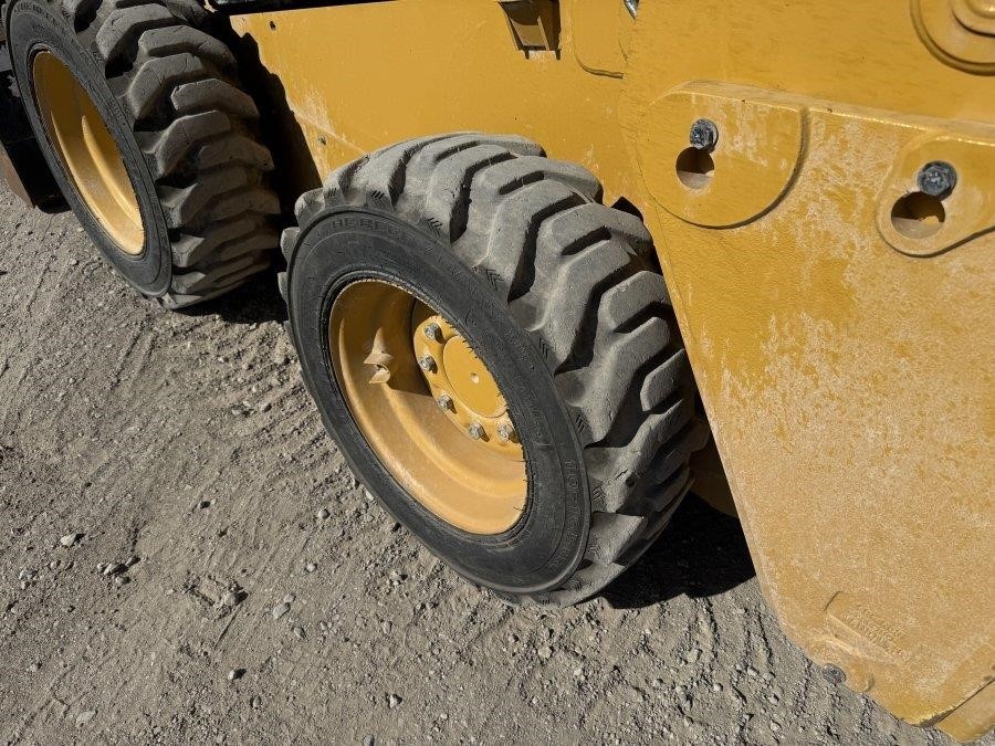 2024 Caterpillar 226D3 Compact Wheel Loader - Image 14