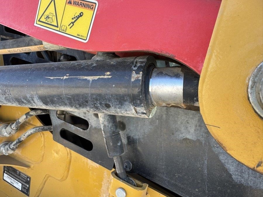 2024 Caterpillar 226D3 Compact Wheel Loader - Image 16