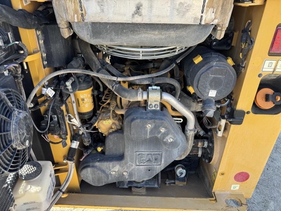 2024 Caterpillar 226D3 Compact Wheel Loader - Image 19