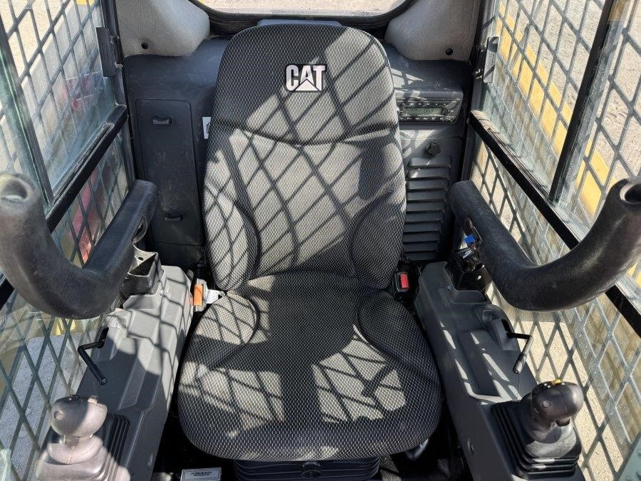 2024 Caterpillar 226D3 Compact Wheel Loader - Image 22