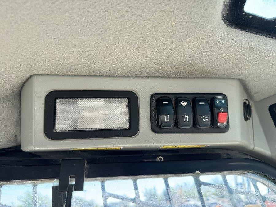 2024 Caterpillar 226D3 Compact Wheel Loader - Image 25