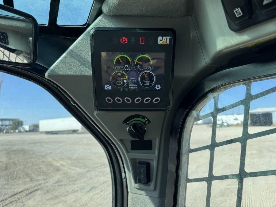 2024 Caterpillar 226D3 Compact Wheel Loader - Image 27