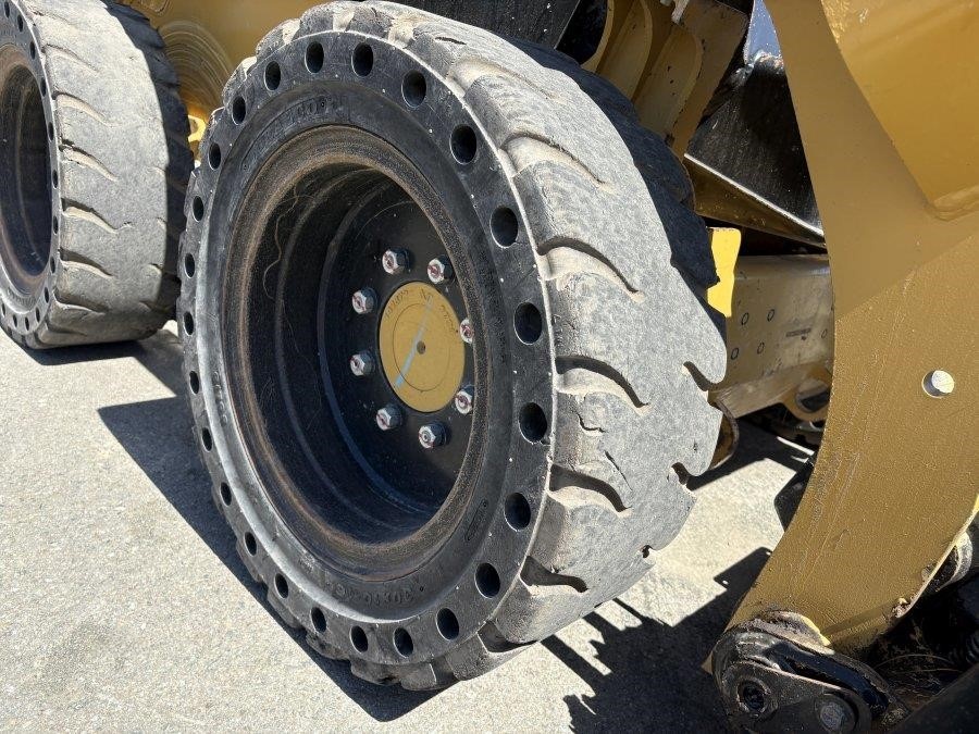 2020 Caterpillar 226D3 Skid Steer Loader - Image 9