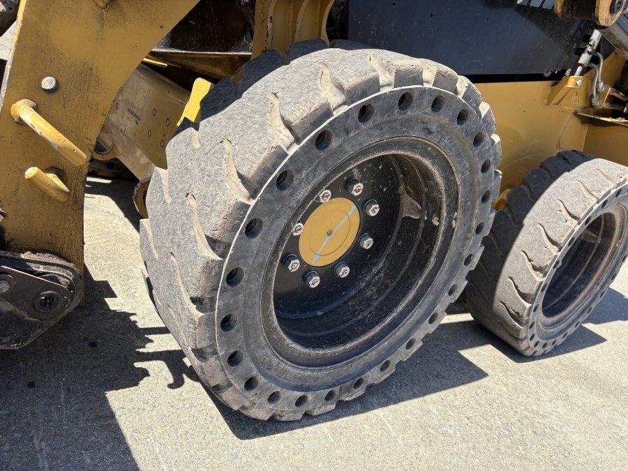 2020 Caterpillar 226D3 Skid Steer Loader - Image 10