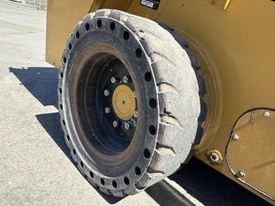 2020 Caterpillar 226D3 Skid Steer Loader - Image 11