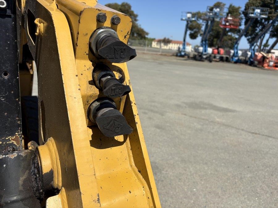 2020 Caterpillar 226D3 Skid Steer Loader - Image 24