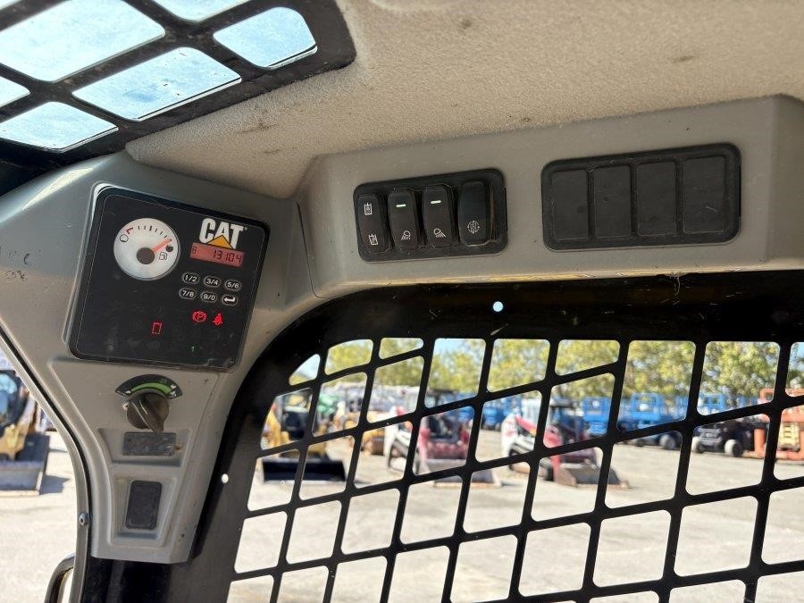 2020 Caterpillar 226D3 Skid Steer Loader - Image 28