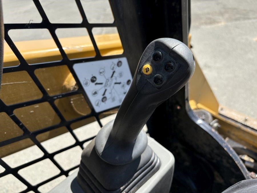 2020 Caterpillar 226D3 Skid Steer Loader - Image 31