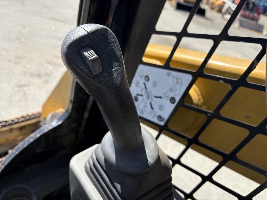2020 Caterpillar 226D3 Skid Steer Loader - Image 32