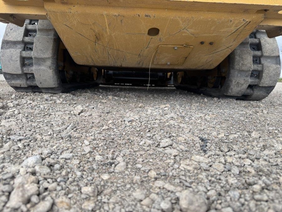 2023 Caterpillar 239D3 Compact Track Loader - Image 16