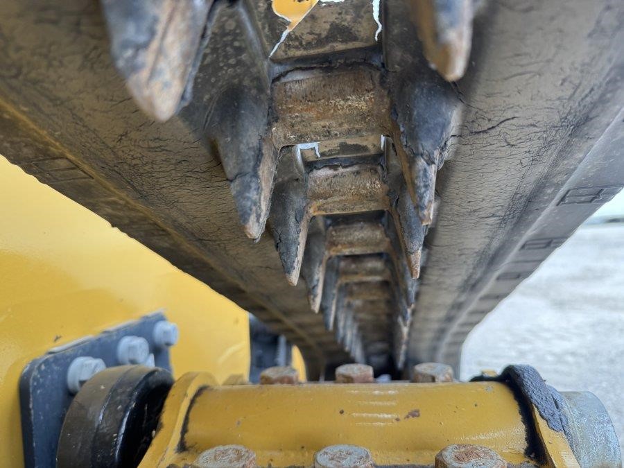2023 Caterpillar 239D3 Compact Track Loader - Image 18