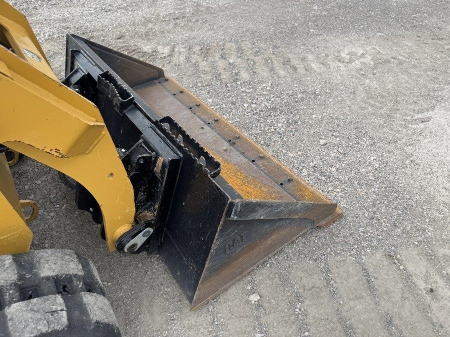 2023 Caterpillar 239D3 Compact Track Loader - Image 27