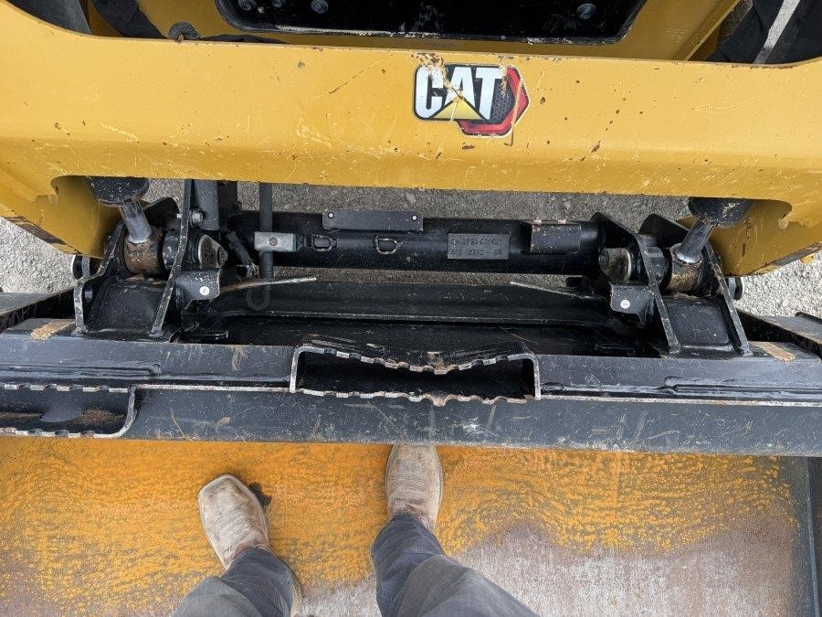 2023 Caterpillar 239D3 Compact Track Loader - Image 28