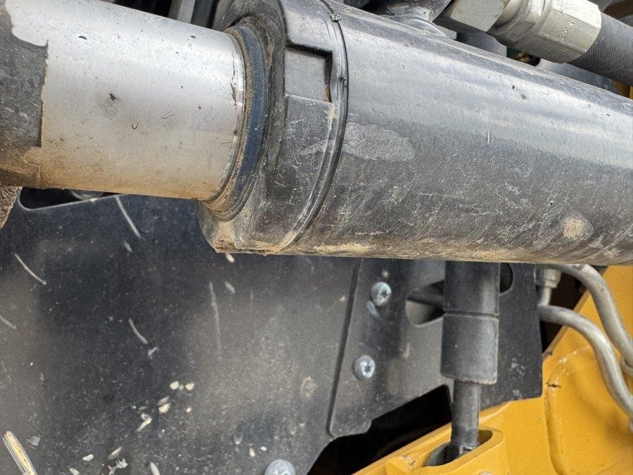 2023 Caterpillar 239D3 Compact Track Loader - Image 32