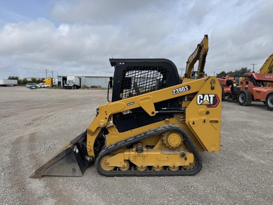 2023 Caterpillar 239D3 Compact Track Loader - Image 2