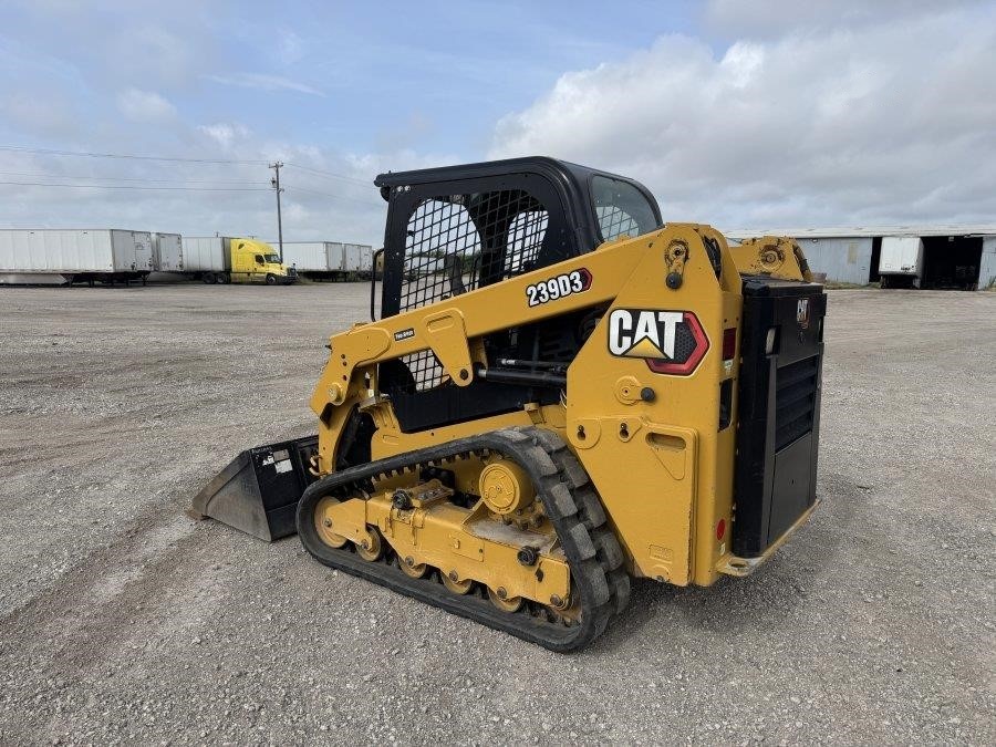 2023 Caterpillar 239D3 Compact Track Loader - Image 3
